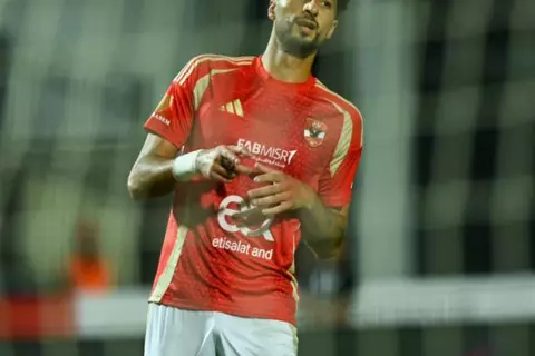 عواد يواصل التألق.. ووسام أبو علي يهدر فرصة هدف محقق للأهلي